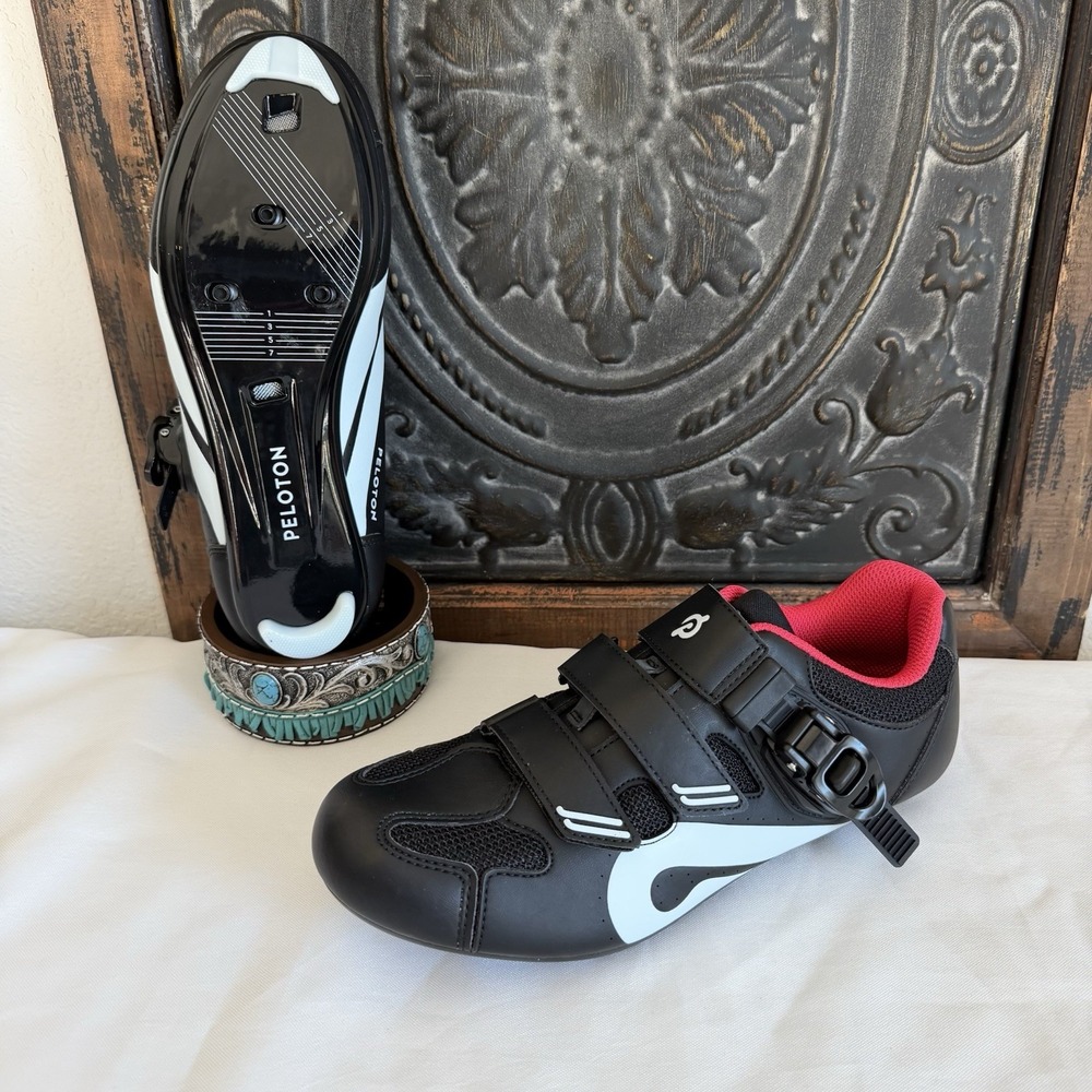 New Peloton Cycling Shoes (cleats included) Size 40 Men's 7 Women's 9 Black Red